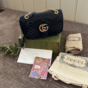 Gucci GG Marmont Small Shoulder Bag